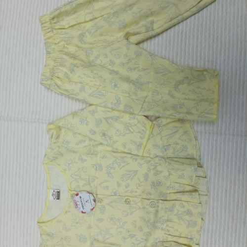 Baby Girls Floral Printed Full Sleeve Two-Piece Set – Pastel Yellow